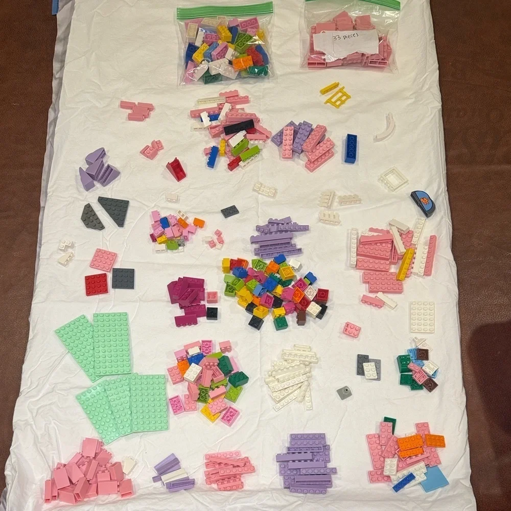 Lego Girls Mixed Set of Lego Bricks 2.12lbs with Storage Box EUC